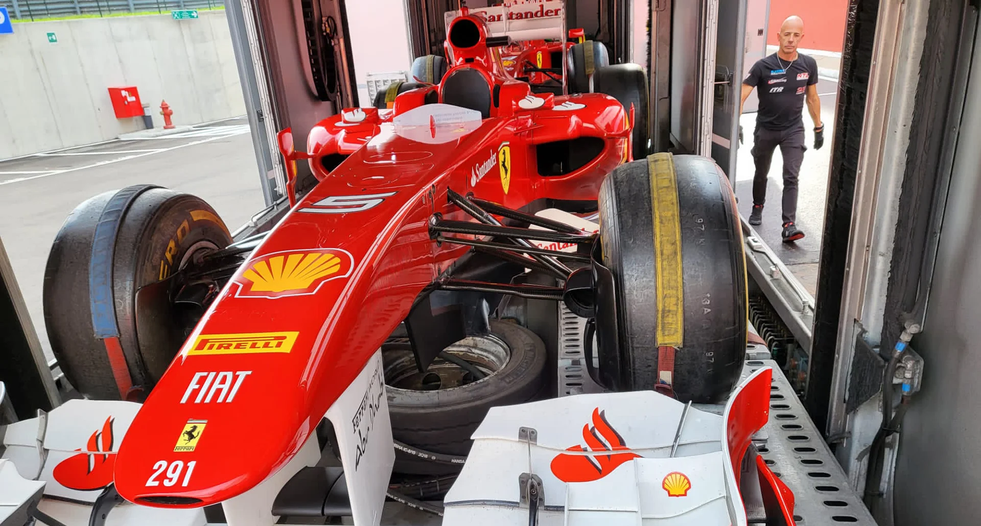 DODICI FERRARI LOGISTIC SERVICE